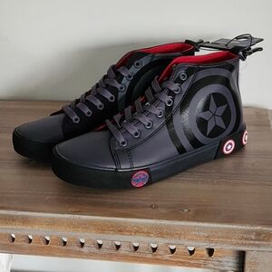 👟 Captain America High-Top Sneakers – Size 8 – Marvel Avengers – New with Tags